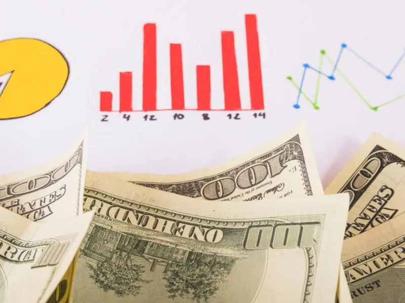 Hình ảnh các biểu tượng bonus và vòng quay miễn phí trong game Nổ Hũ